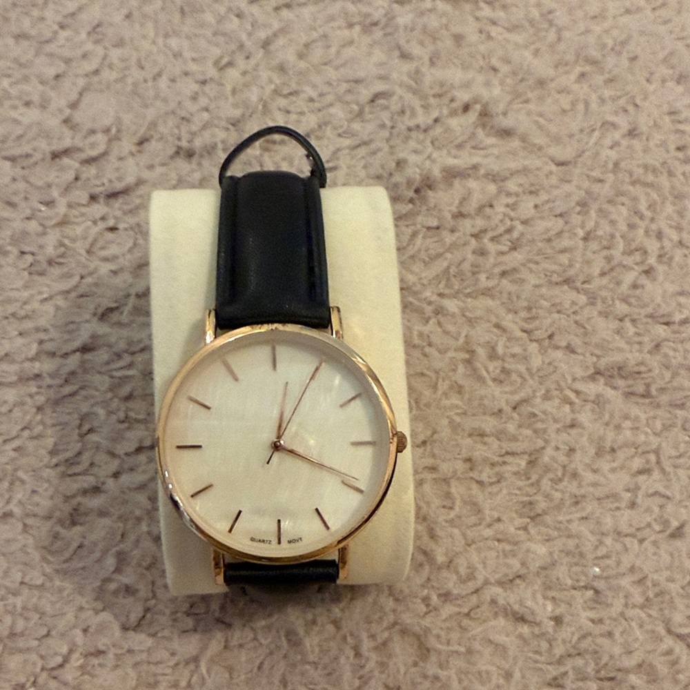 Elegant Black and Gold Men's Watch